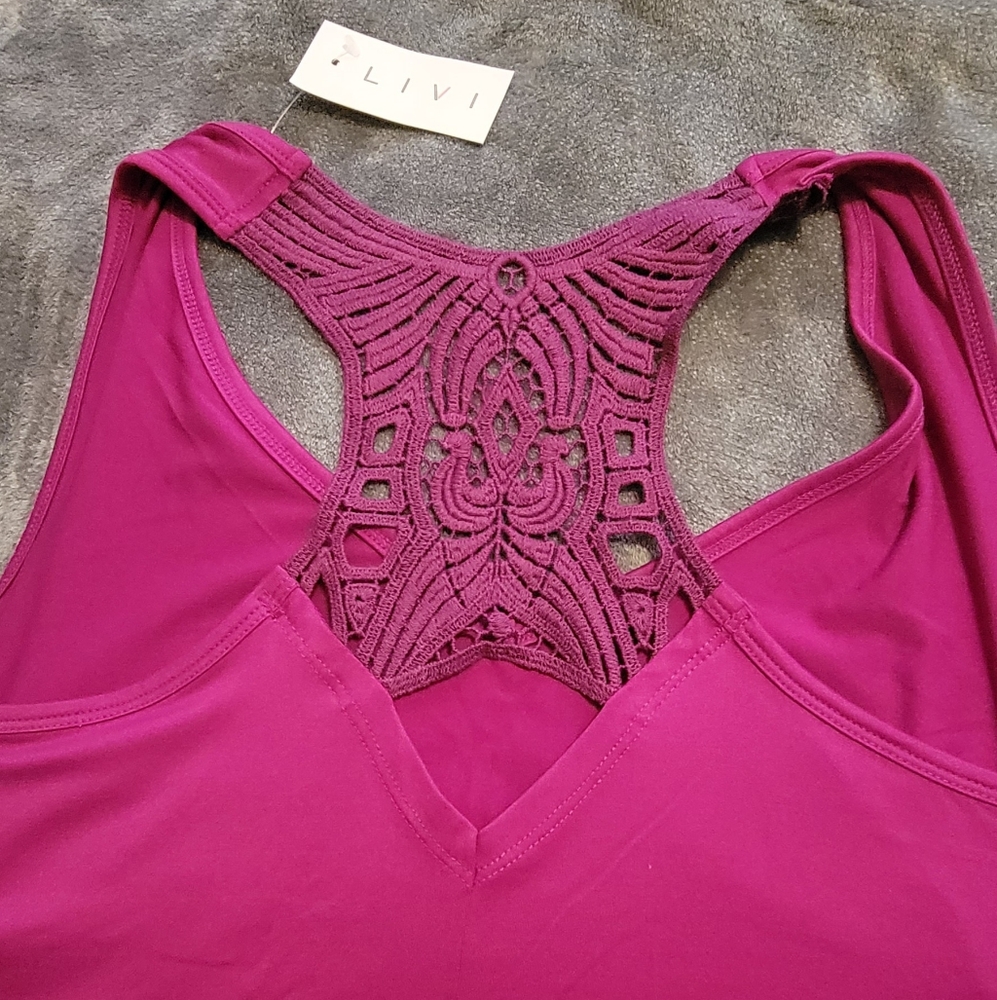 Brand new size 18/20 Livi workout Top